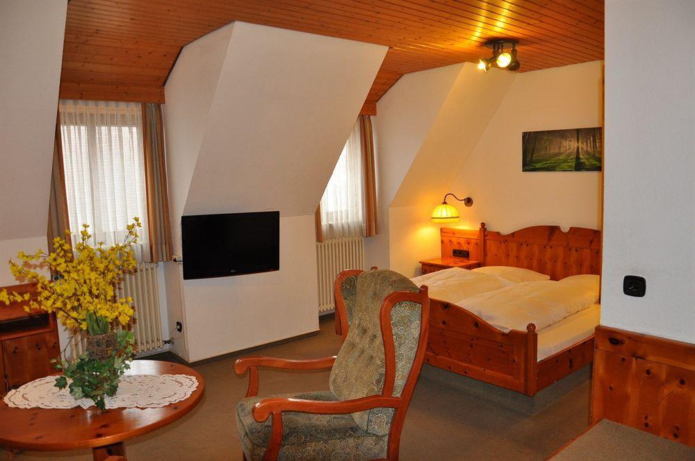 Gaestehaus Becher Donzdorf Exteriör bild